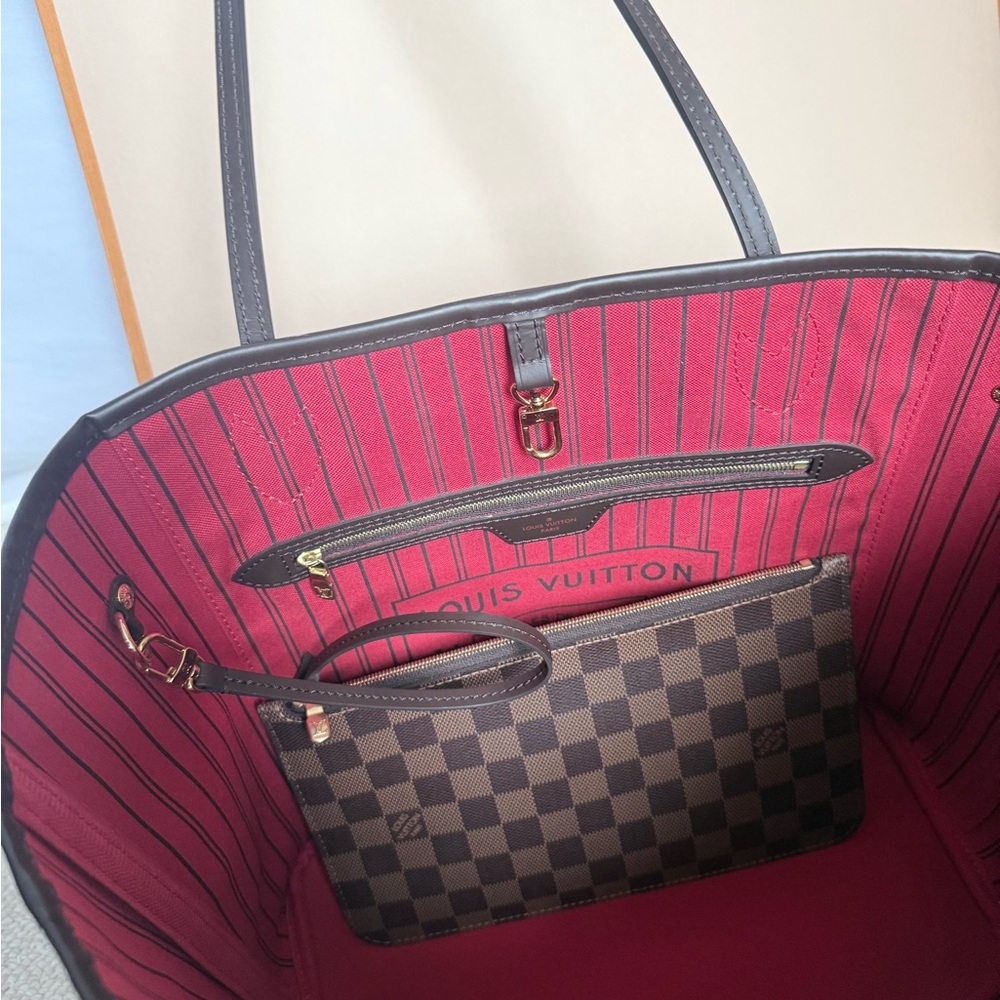 Louis Vuitton Neverfull MM Tote - Damier Ebene + Cherry with original packaging - Picture 13 of 16